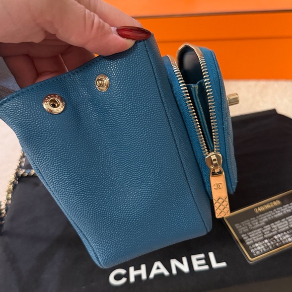 CHANEL Teal Caviar Quilted Small Business Affinity Flap Bag - Picture 14 of 16